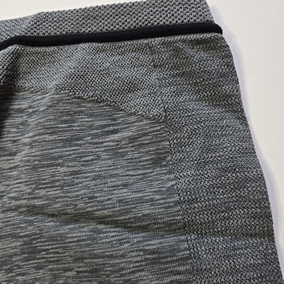 Nike Tech Knit Ladies Grey Shorts Medium - Picture 10 of 10